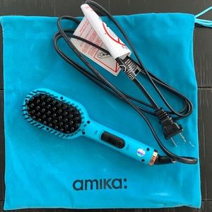 Amika mini straightening brush